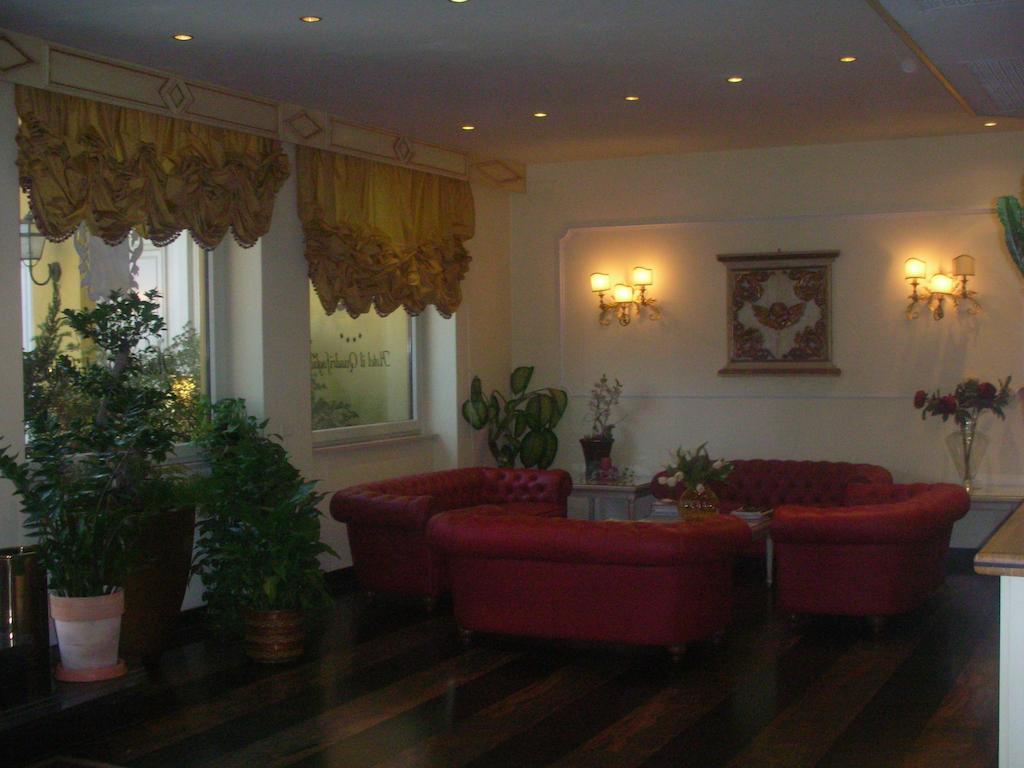 Hotel Quadrifoglio Roma Eur Exterior foto